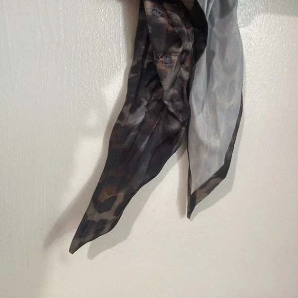 Guess Women's Black Leopard Print Tie-Front Top NWOT - Picture 5 of 7